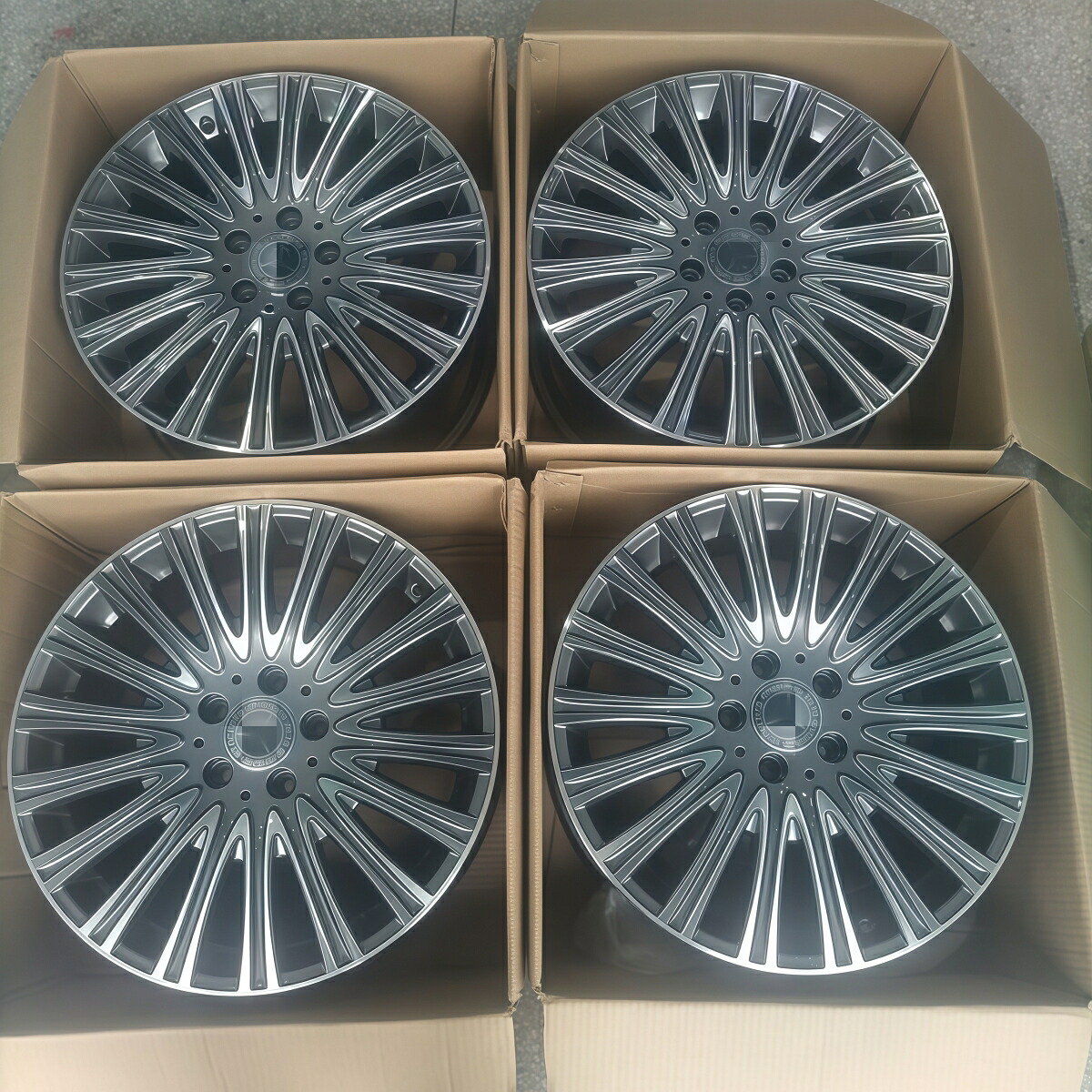 新品 メルセデス・ベンツ E クラス W212 W213 18 インチ 鋳造ホイール 4 本セット 18&times;8J 5 穴 PCD112 ハブ径 66.5mm ガンメタ切削仕様 マルチスポーク 社外カスタム交換用｜c-shop01