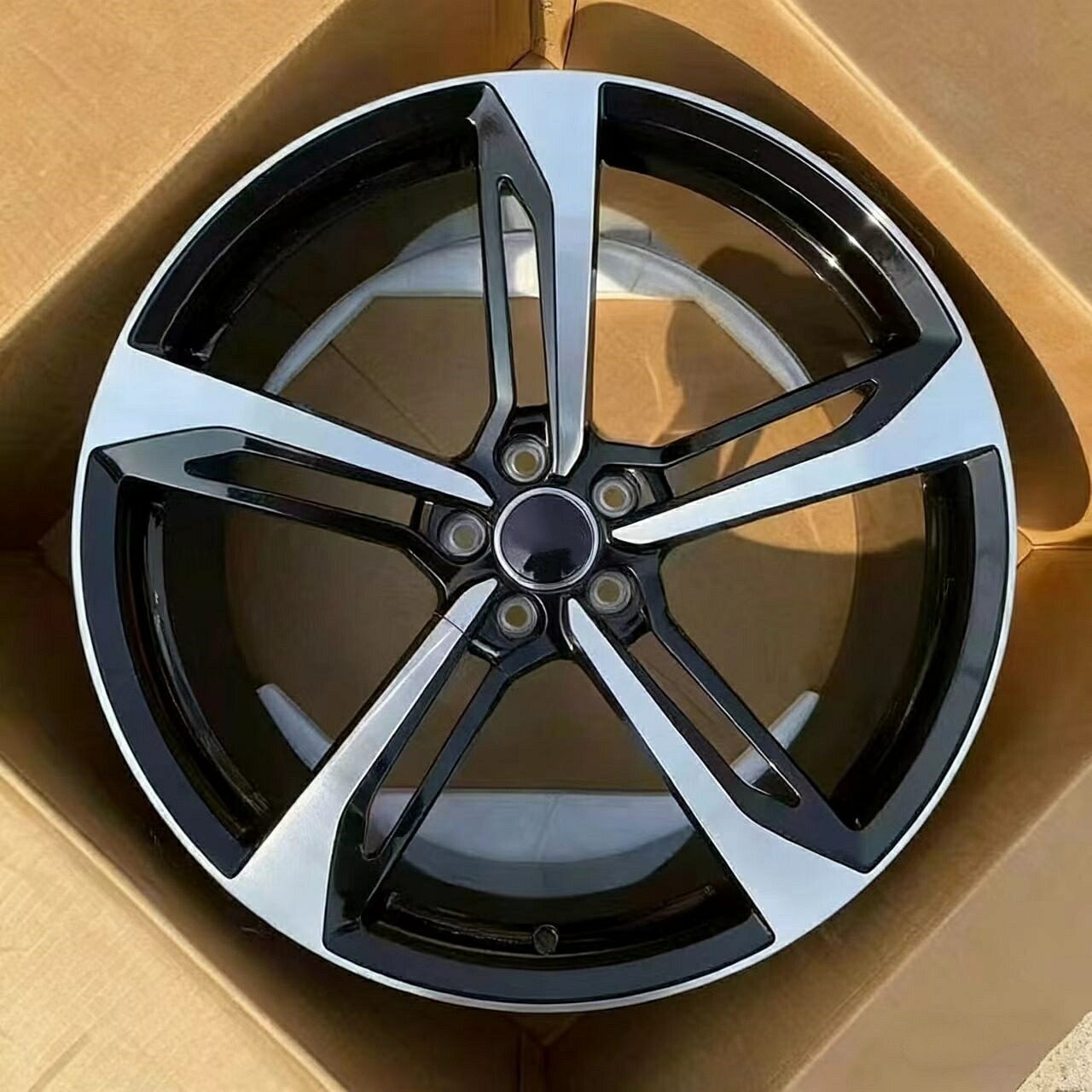 AUDI アウディA4A5A6A7Q3S4Q5用 TYPE 19インチホイールSET(4本) 新品 S-LINE 純正からのカスタム/交換用に!