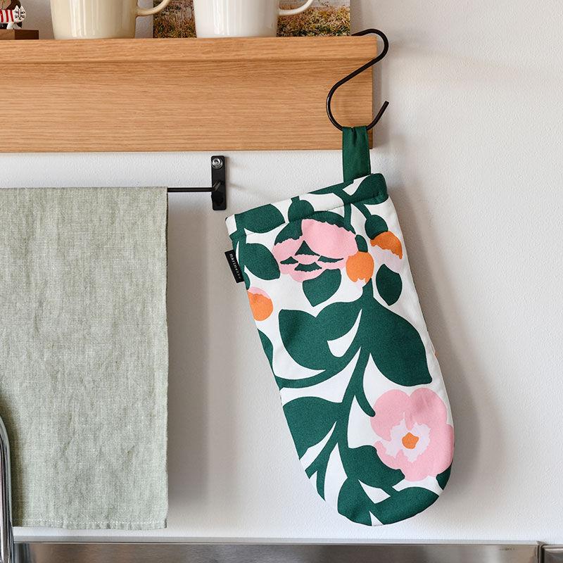 【セール30%OFF】 マリメッコ オーブンミトン 1枚 ピエニ グリーングリーン グリーン×オレンジ×ピンク marimekko Pieni Green Green おしゃれ かわいい 人気 _msf_rss06evd画像
