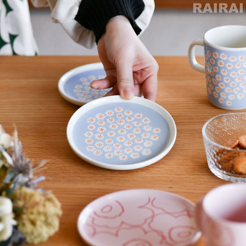 ♡マリメッコ　プケッティ　プレート マグカップ　サンド　日本限定　新品　花 日本限定】小花柄が可愛い“プケッティ”アイテム│マリメッコ2023年秋冬