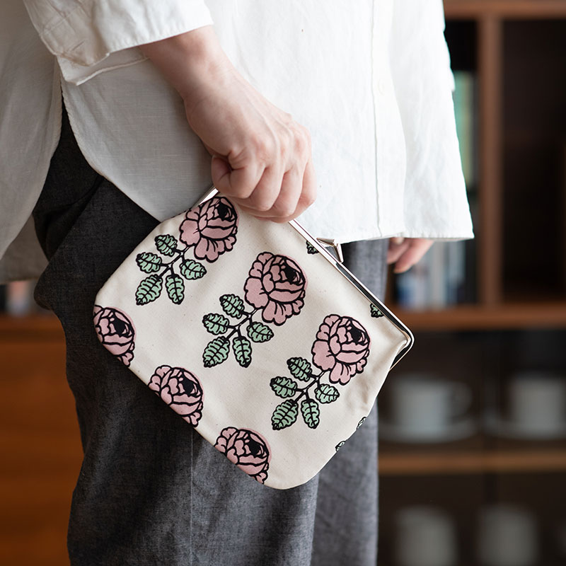 安い marimekko 日本限定 vihkiruusu ファブリックバッグ