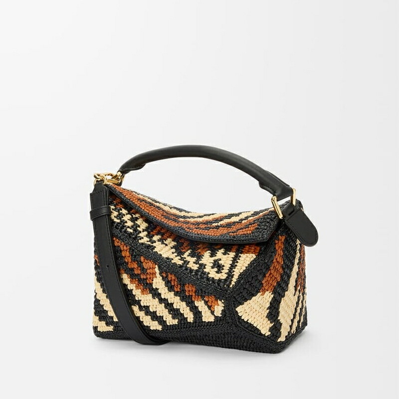 LOEWE パンチホール ホーボーバッグ スモール Loewe x Paula's Ibiza Punch Hole Small Basket Shoulder Bag