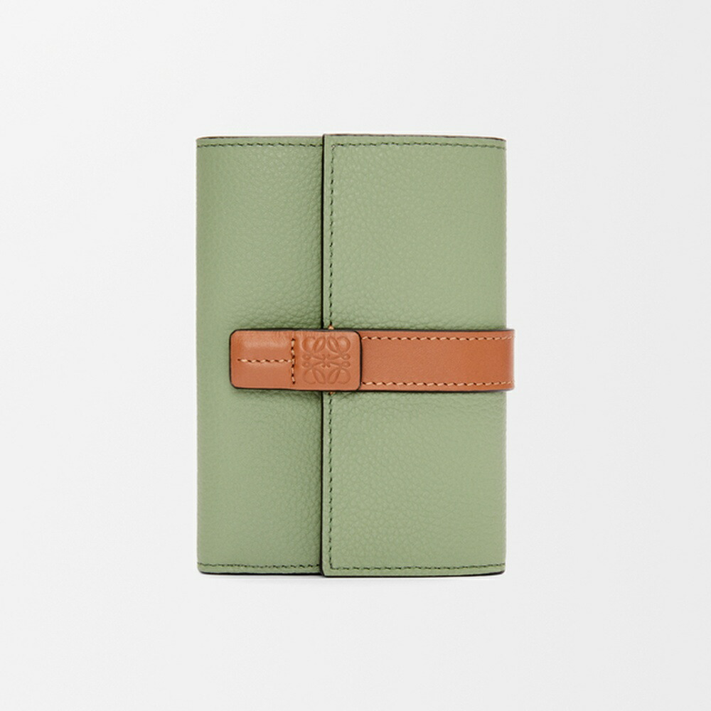 ロエベ LOEWE 2025秋冬レディース バーティカル ウォレット 財布 スモール（ソフトグレインカーフ）【ローズマリー/タン 】【送料無料】【正規品】