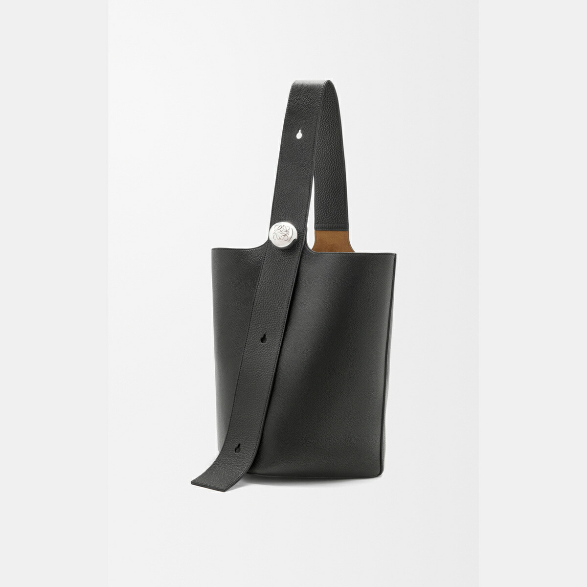 ロエベ LOEWE 2025秋冬メンズ ぺブル バケットバッグ ラージ（サプルグレインカーフ）【ブラック 】【送料無料】【正規品】