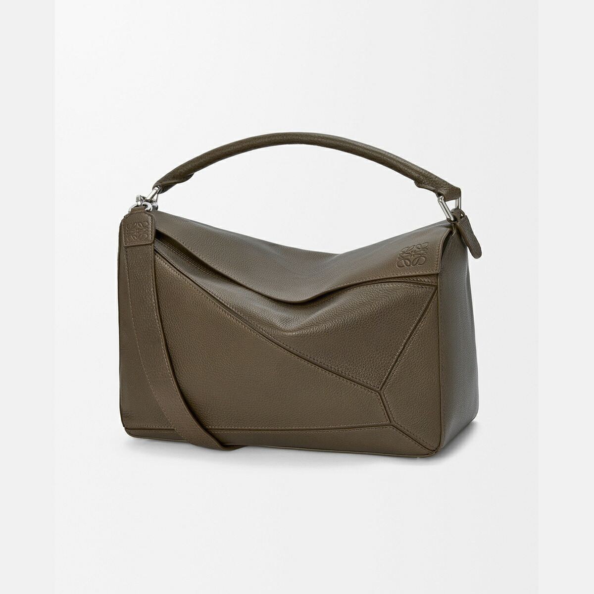 ロエベ LOEWE 2025秋冬メンズ パズルバッグ ラージ（サプルグレインカーフ）【ツンドラ 】【送料無料】【正規品】
