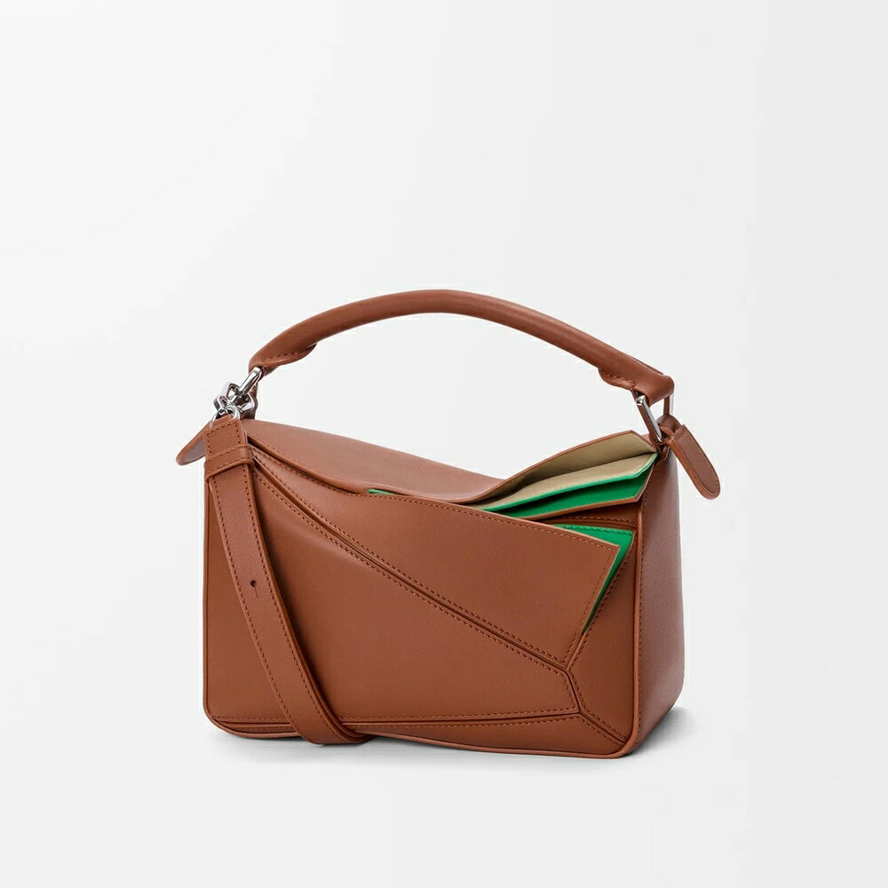 ロエベ LOEWE 2026秋冬レディース レイヤード パズルバッグ スモール クラシックカーフ【マルチカラースクワラル 】【送料無料】【正規品】｜ブランドバッグ・雑貨CELEBRITY 301,770円