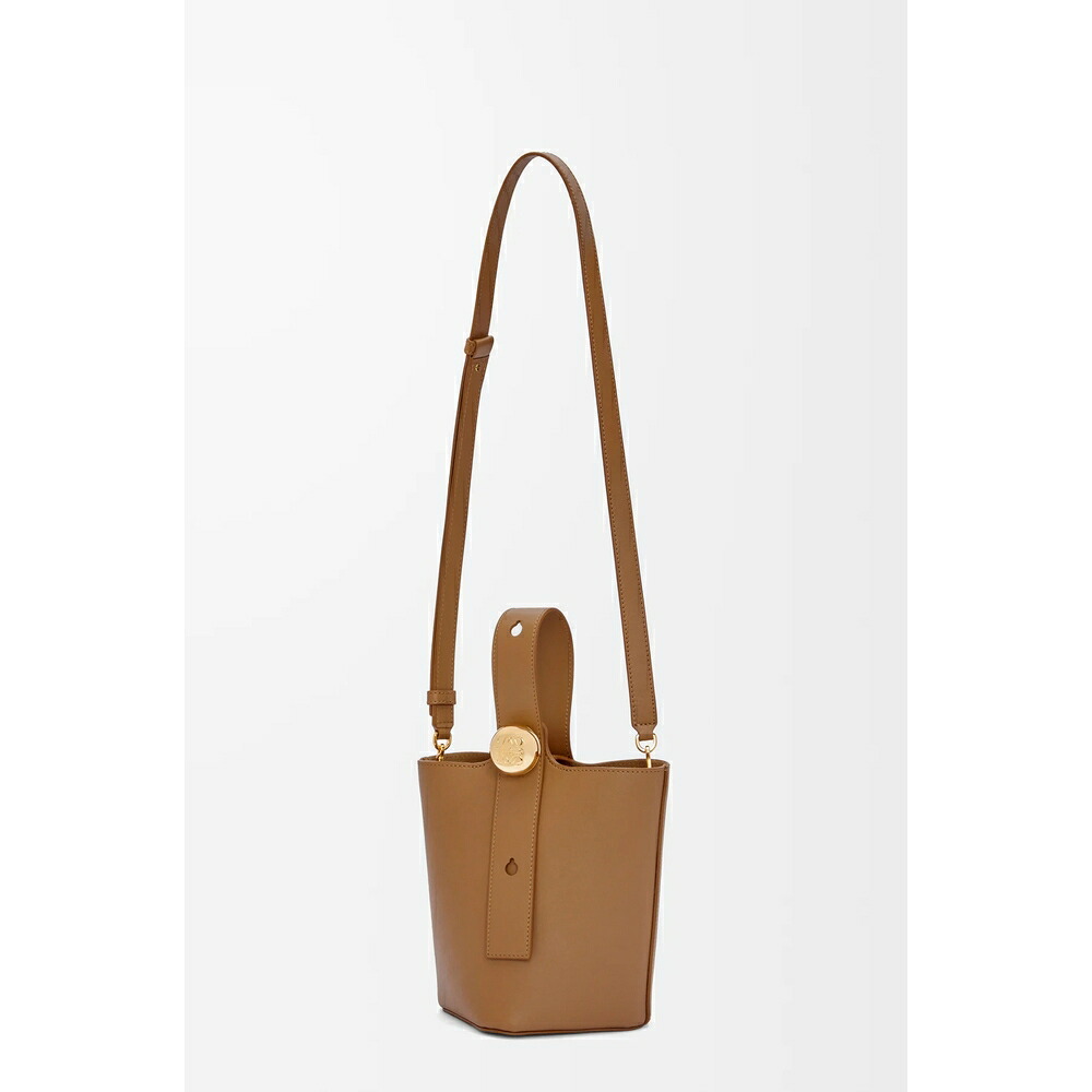 ロエベ LOEWE 2026秋冬レディース ペブル バケットバッグ ミニ スムースカーフ【オーク 】【送料無料】【正規品】|ブランドバッグ・雑貨CELEBRITY