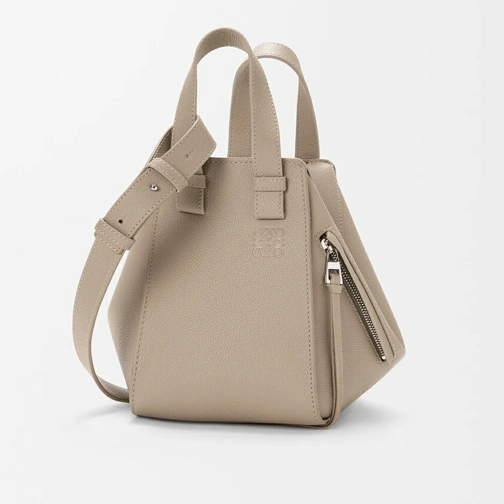 ロエベ LOEWE 2026春夏レディース ハンモック御徒面子 パウダーコンパクト【粘土 】【貨物輸送無料】【置き目品】