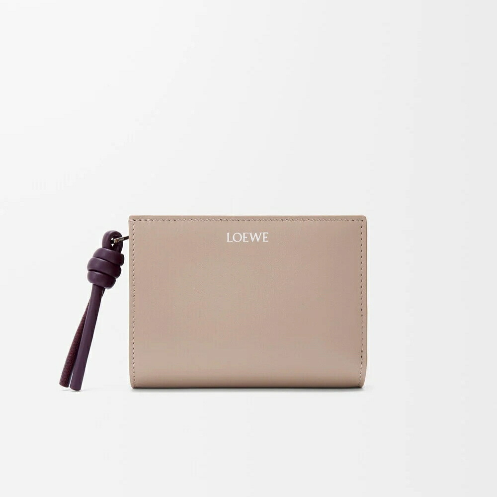 ロエベ LOEWE 2026春夏レディース ノット コンパクト ウォレット 財布【クレイ/プラム 】【送料無料】【正規品】｜ブランドバッグ・雑貨CELEBRITY
