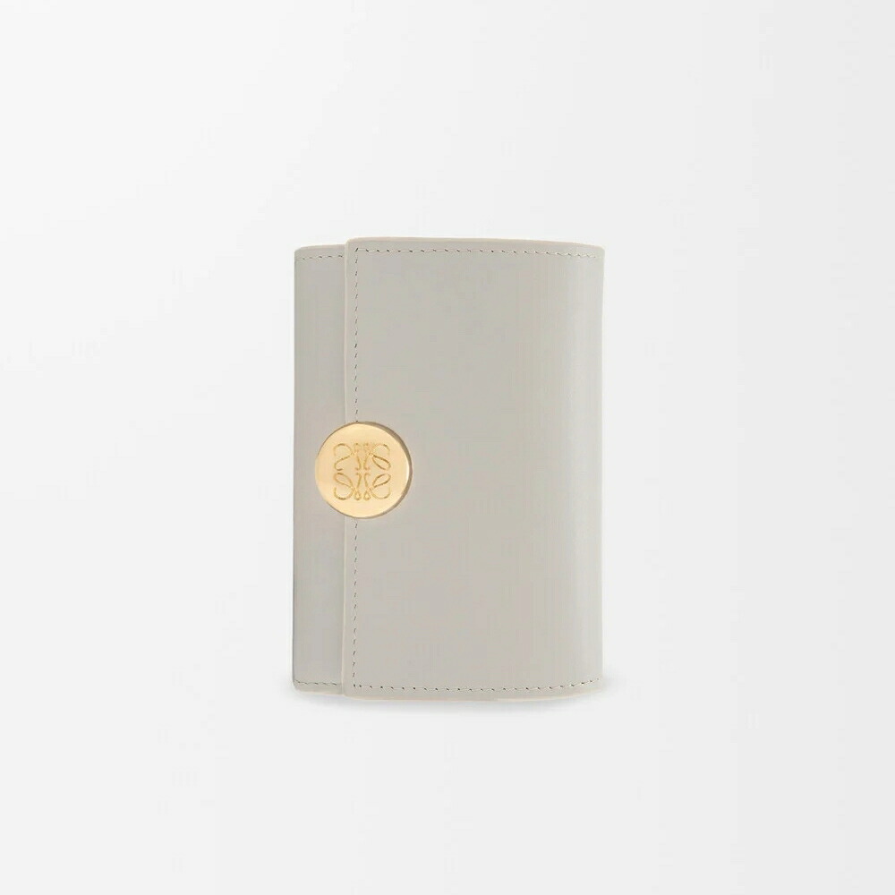 ロエベ LOEWE 2026春夏レディース ぺブル バーティカル ウォレット 財布 スモール【シェルグレー 】【送料無料】【正規品】｜ブランドバッグ・雑貨CELEBRITY