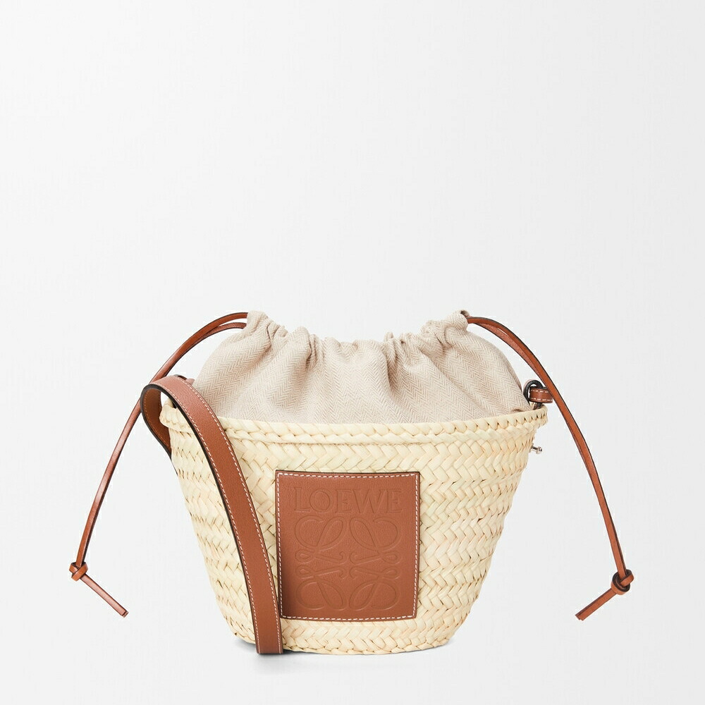 ロエベ LOEWE 2026春夏レディース ドローストリング 井戸釣瓶御徒面子（ヤシ科の葉\u0026子ウシ）【自然的/タン 】【貨物輸送無料】【定まり品】