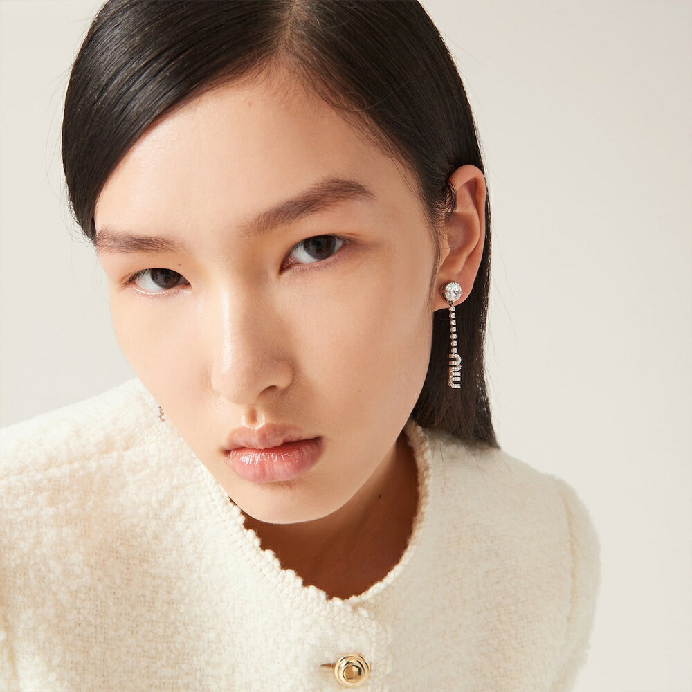 ミュウミュウ MIU MIU 結晶付 金属元素 ピアス5IO058_2DNC_F0OKL【点火装置薄墨色/結晶 】【貨物輸送無料】【定め事品】
