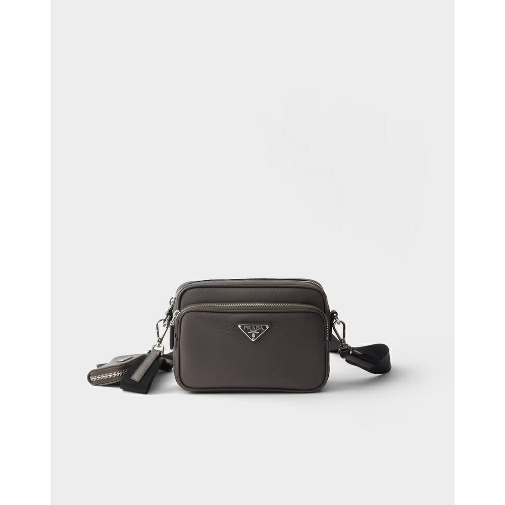 プラダ PRADA 2026秋冬 メンズ サフィアーノレザー ショルダーバッグ【バンブー／コルクベージュ 】【送料無料】【正規品】｜ブランドバッグ・雑貨CELEBRITY