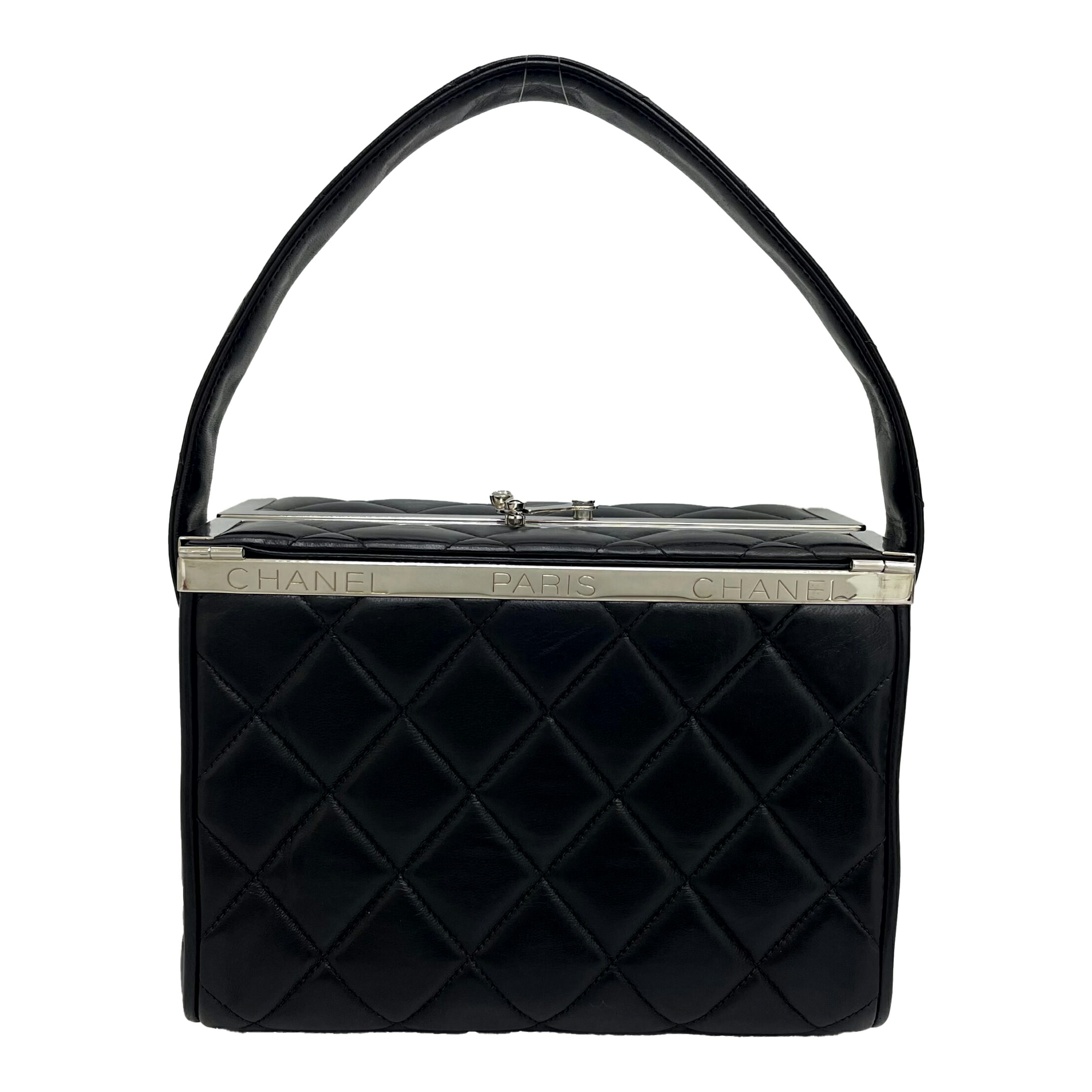 ＣＨＡＮＥＬ　シャネル　バニティ　ヴィンテージ　マトラッセ　ブラック　ラムスキン　Ａ１　【中古】