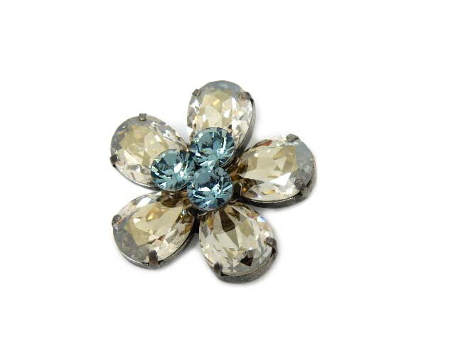 フォクシー　ブローチ　”Signature Pearl” 42629 パール 楽天市場】FOXEY ブローチ ”Signature Pearl” 42629 パール 未