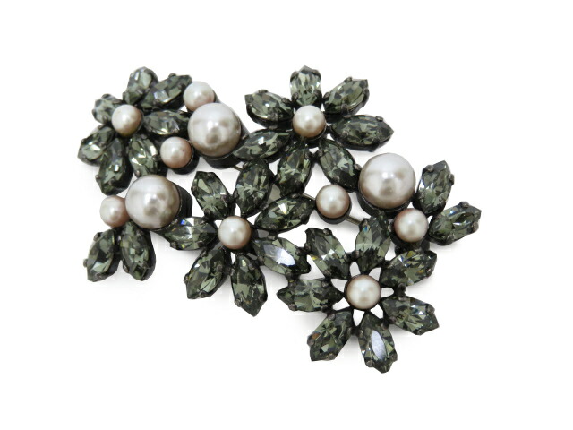 フォクシー　ブローチ　”Signature Pearl” 42629 パール 楽天市場】FOXEY ブローチ ”Signature Pearl” 42629 パール 未使用