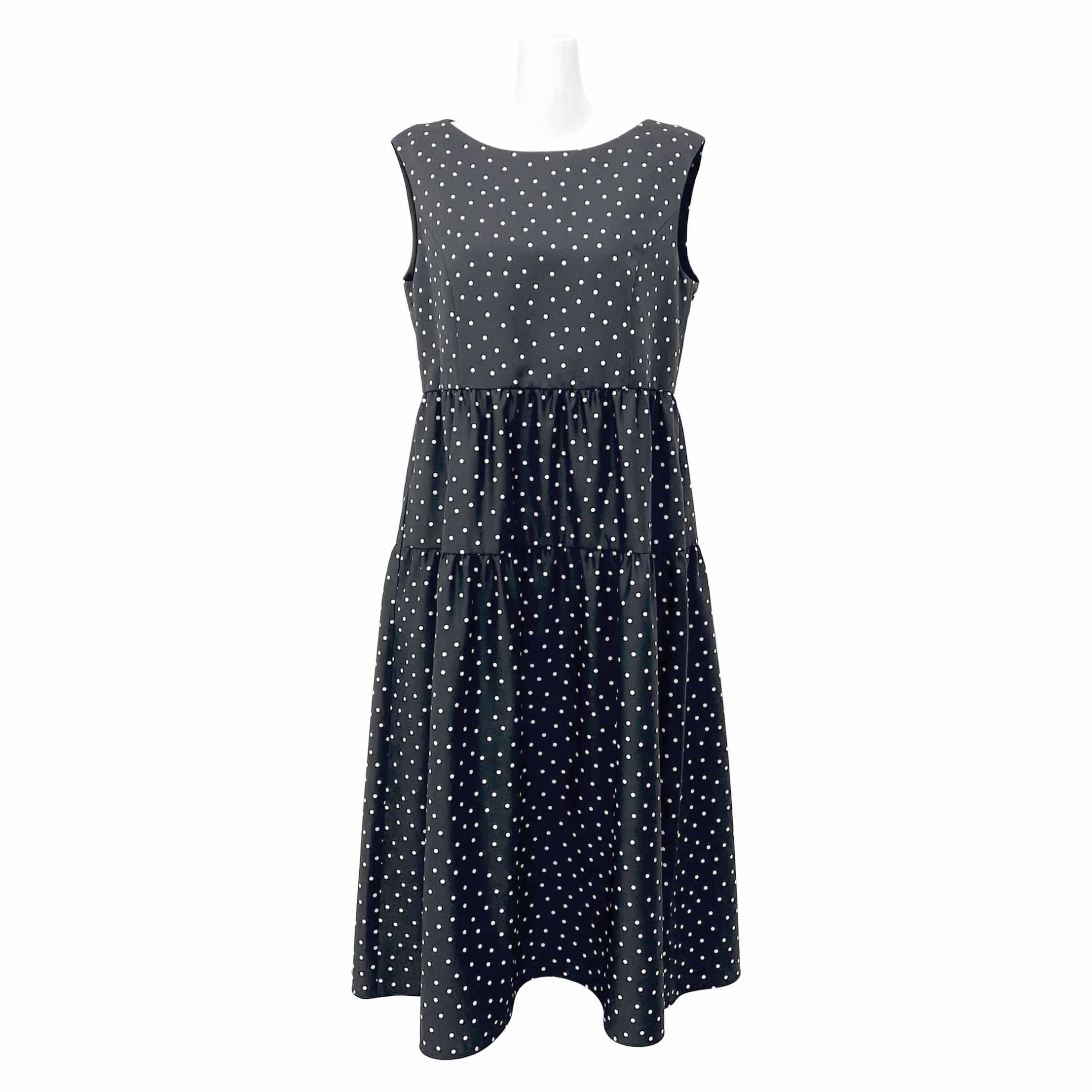 ＦＯＸＥＹ ＮＥＷ ＹＯＲＫ 御召しもの ルチア 45079 黒いこと×白いこと 42 \u002726年増産 新品負けず劣らず【中古】