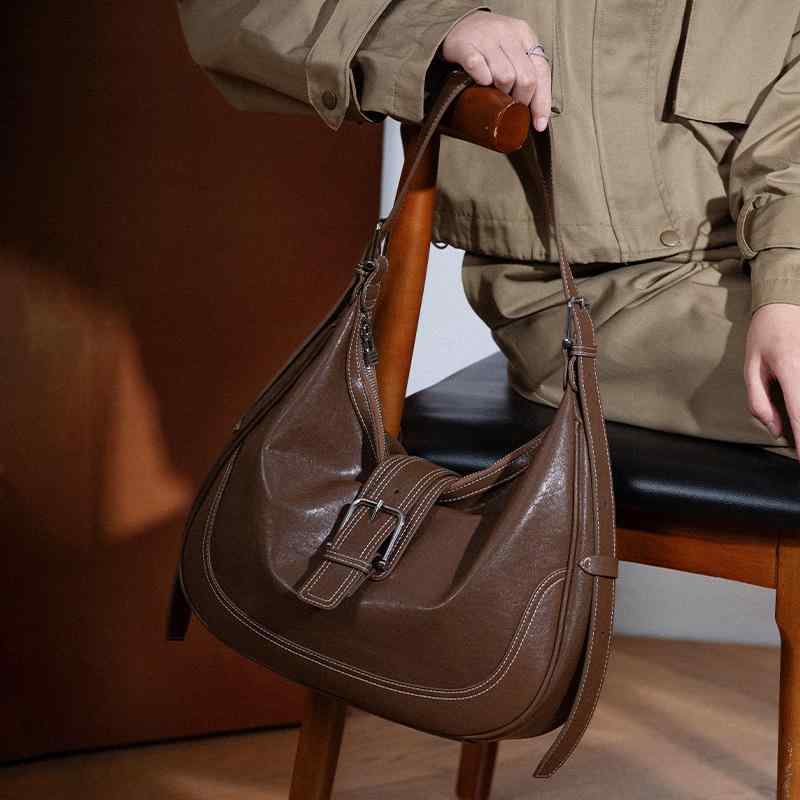 鞄 レディース ショルダーバッグ 本革 牛革 大容量 ビッグサイズ レトロ 高級感 ユニーク 上品な 通勤用