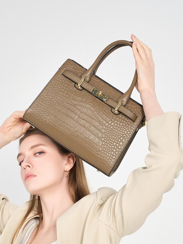 レディース トートバッグ 本革 クロコ型押し 大容量 肩掛け 高見え 上品 通勤 オフィス ショルダーバッグ きれいめ シンプル ハンドバッグ 大人