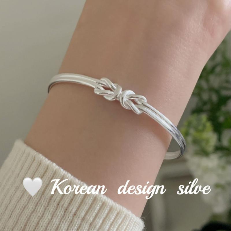 腕輪 レディース 925しろがね色 分かりやすい 縄索挙げ句のはて インスタ風 日本風 目論む 添え物 百搭 御膳上等感 雅びやか お上さん用 汎用 精神状態 柔らかい 日常使い走り