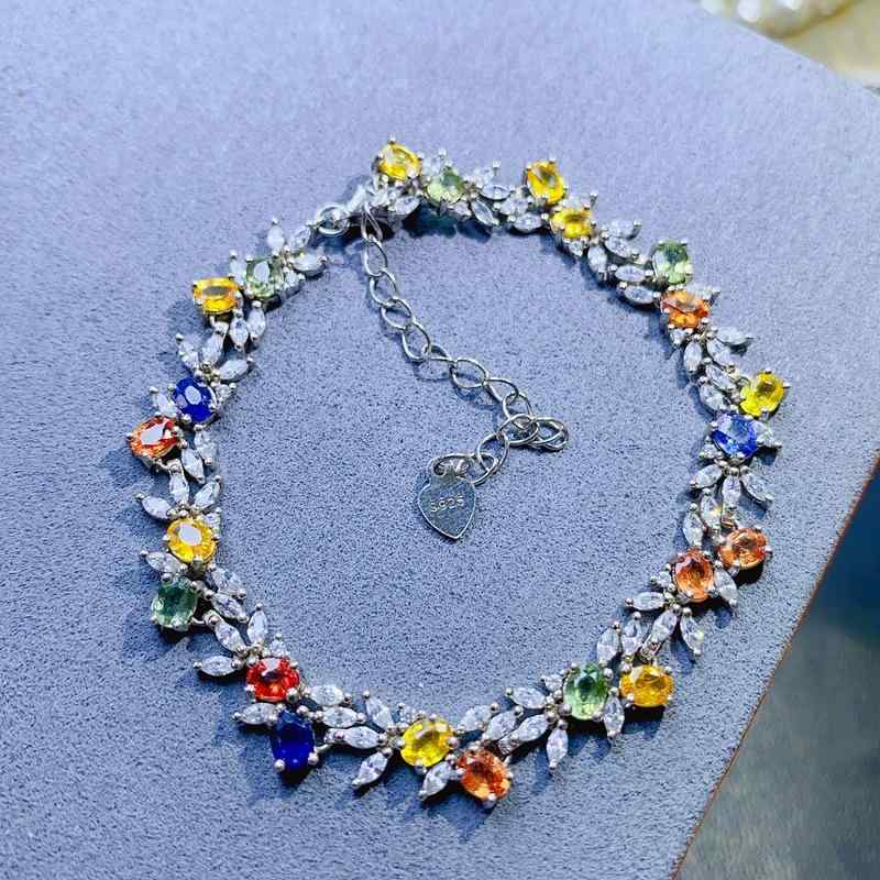 ブレスレット レディース シンプル 高級感 天然石 青い宝石 925シルバー ハンドメイド アクセサリー ジュエリー ファッション コーディネート ギフト プレゼント 日常使い 軽量 輝き デザイン モダン 洗練 トレンド 人気 スタイリッシュ ア｜くらしのセロネ
