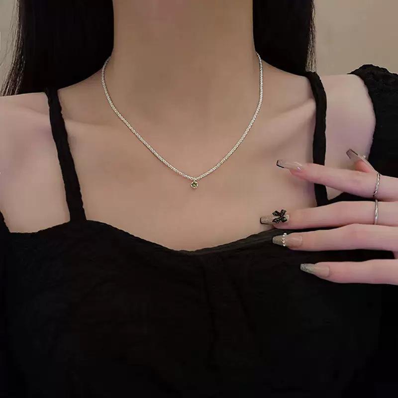 ネックレス レディース シルバー 満天星 きらめき 高級感 軽奢 小茉莉 モチーフ オリーブグリーン ジルコニア 菜花チェーン デザイン 純銀 アクセサリー 女性用 ジュエリー チェーン ストーン セット 輝き 細工 繊細 スタイリッシュ 日常使い ギフ