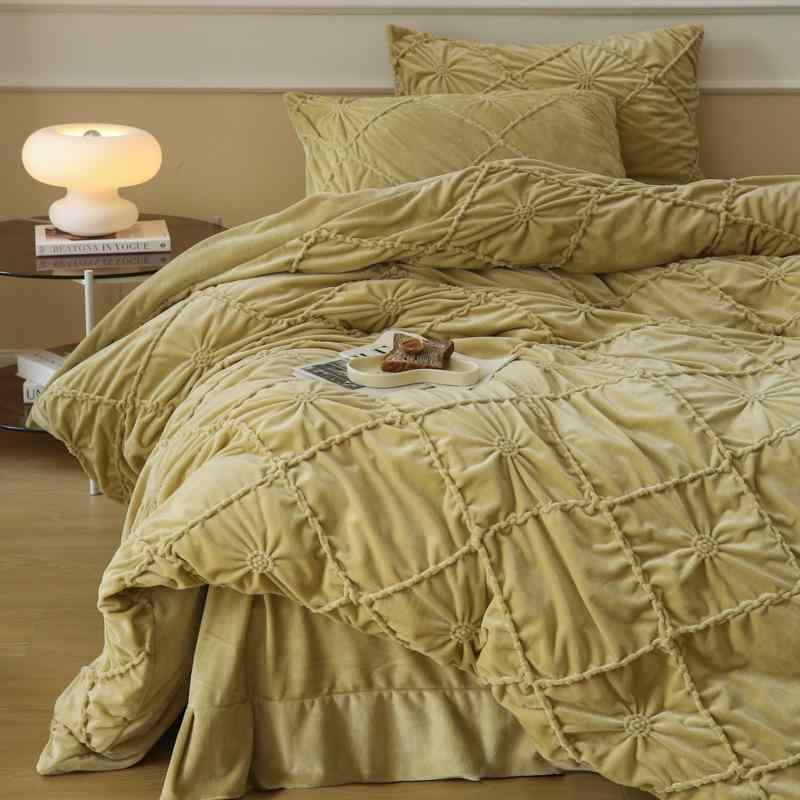 秋冬 寝具 4点セット 加厚 珊瑚ベルベット 再生繊維 立体花柄 シンプル 無地 暖か ふんわり 吸湿 速乾 通年 室内 ベッドルーム ファミリー ユニセックス