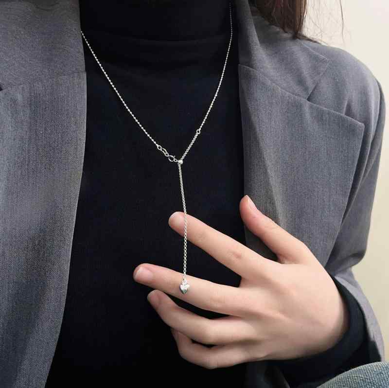 ネックレス レディース 純銀 ロングチェーン ハート ラウンドビーズ 秋冬 セーター ニット トップス コーディネート 高級感 軽奢 シルバー アクセサリー ファッション ベーシック
