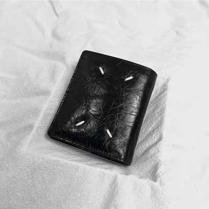 財布 男女兼用 二つ折り 本革 ブラック オイルワックス加工 四点縫い カード入れ 上質牛革 高級感 通勤 ビジネス 日常使い コンパクト 吸湿速乾