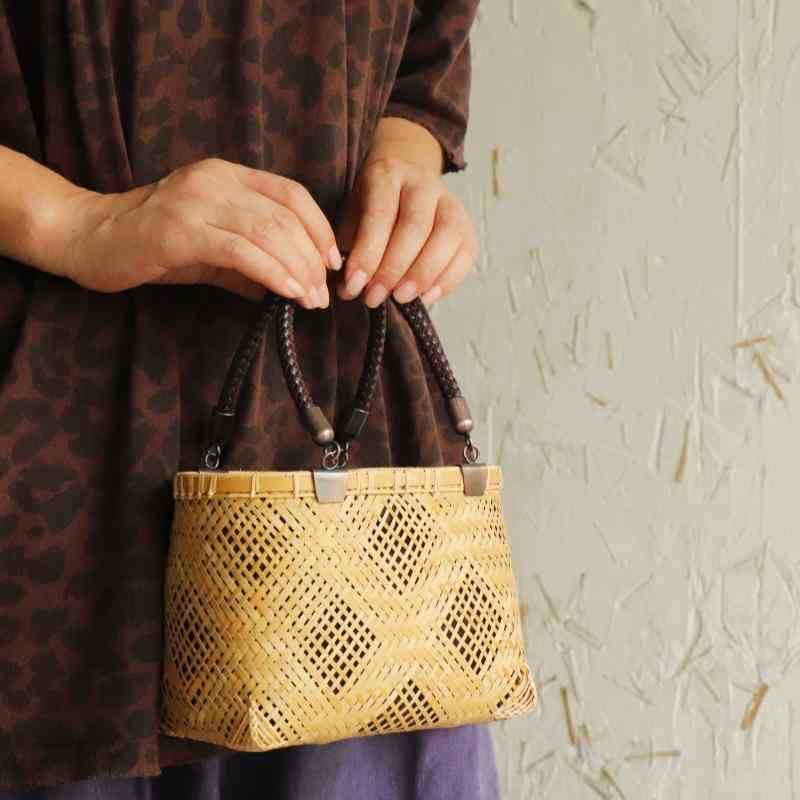 御徒面子 レディース 手作り 竹編み ハンドバック 生まれながら竹原料品 芸術品 自然的 事あたらしい 芸術風 日常使い走り ショルダーバッグ トートバッグ 軽さ 耐久性