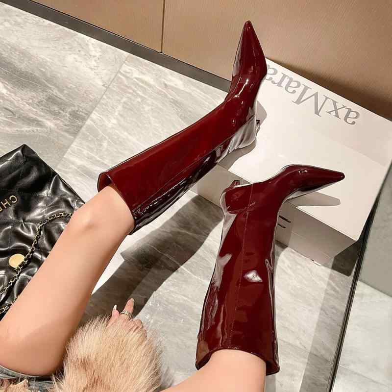 レディース ロングブーツ ブドウ酒赤いこと 光輝なめし革 ポインテッドトゥ うつり変わり 細踵 秋冬 分かりやすい 流行り物 今めかしい 雅びやか 大きめ大きさ相応う