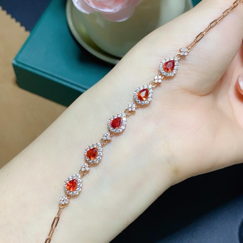 ブレスレット レディース 天然赤サファイア 925シルバー インセット 主石 宝石 アクセサリー ジュエリー 手首飾り 高級感 赤 カラフル ファッション 日常使い ギフト 女性向け 華やか 輝き 細工 繊細 デザイン モダン シンプル エレガント スタ|くらしのセロネ
