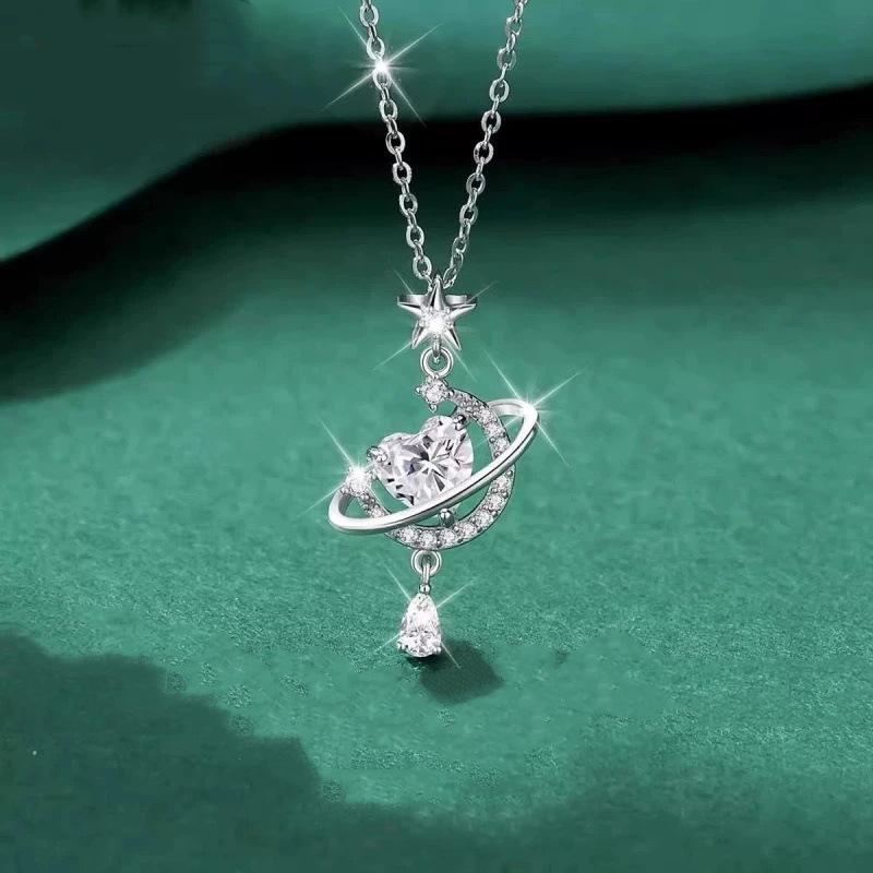 ネックレス レディース S925純銀 星月モチーフ シンプル 上品 百搭 鎖骨チェーン ファッション アクセサリー 日常使い 軽やか 輝き 女性向け ジュエリー モダン デザイン シルバー チェーン ペンダント スタイリッシュ コーディネート ギフト ア
