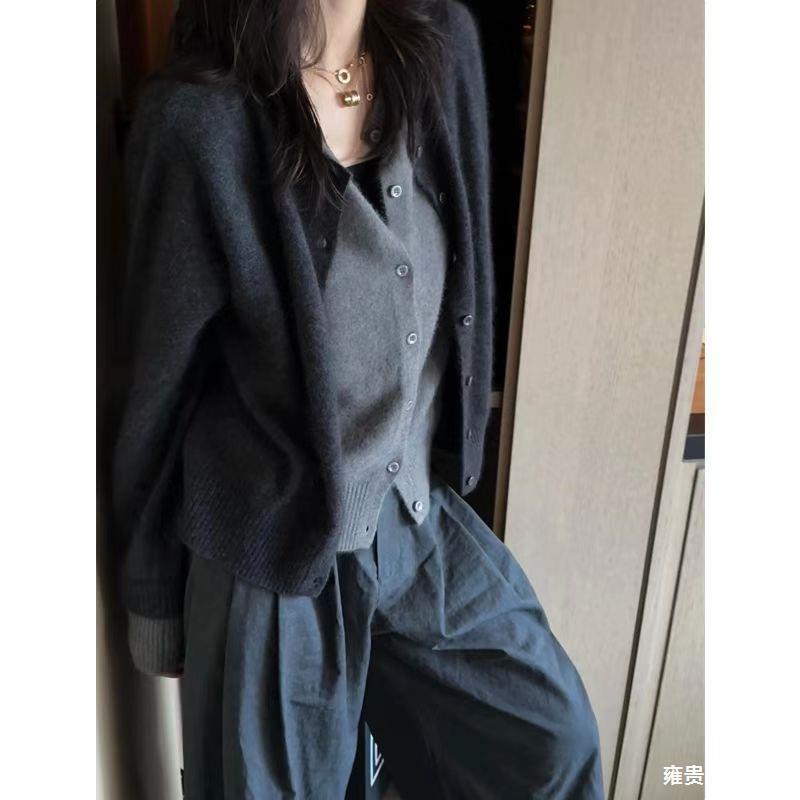 秋冬 レディース うつり変わり フェイクツーピース 絨毛 編み物ジレー ゆったり ラウンド素っ首 韓国風 肌付き アウター 第一義的 研ぎあげる ニットトップス スウェーター