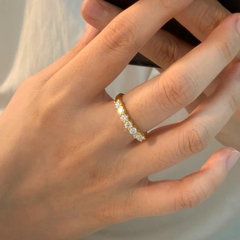 指輪 レディース シルバー 結婚指輪 クラシック シンプル エレガント モダン シングルロウ ジルコニア ファッション 日韓 名媛風 クール風 高級感 ニッチ ユニーク スタイル 人差し指用