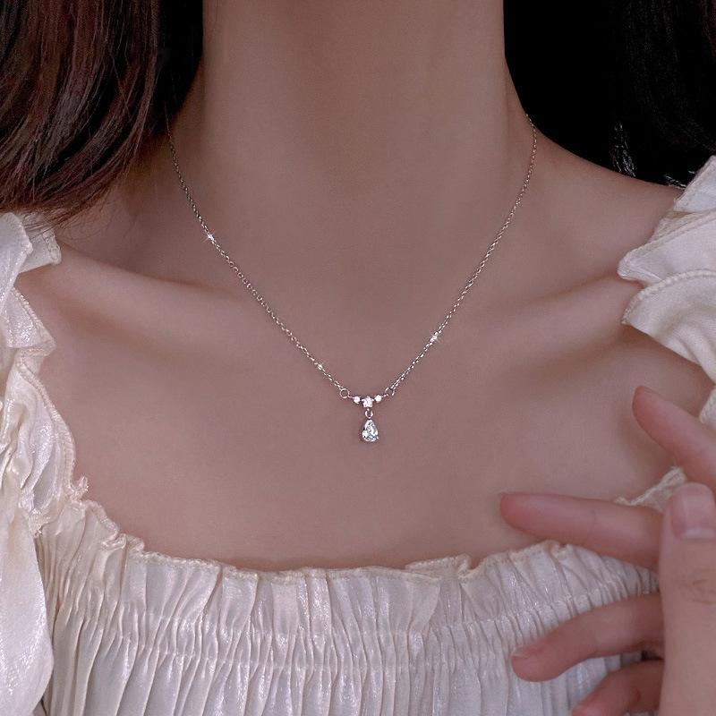レディース ネックレス シルバー999 純銀 しずく型 ドロップ 鎖骨チェーン シンプル 上品 高見え デザイン 華奢 大人可愛い トレンド デイリー アクセサリー ジュエリー プレゼント ギフト 贈り物