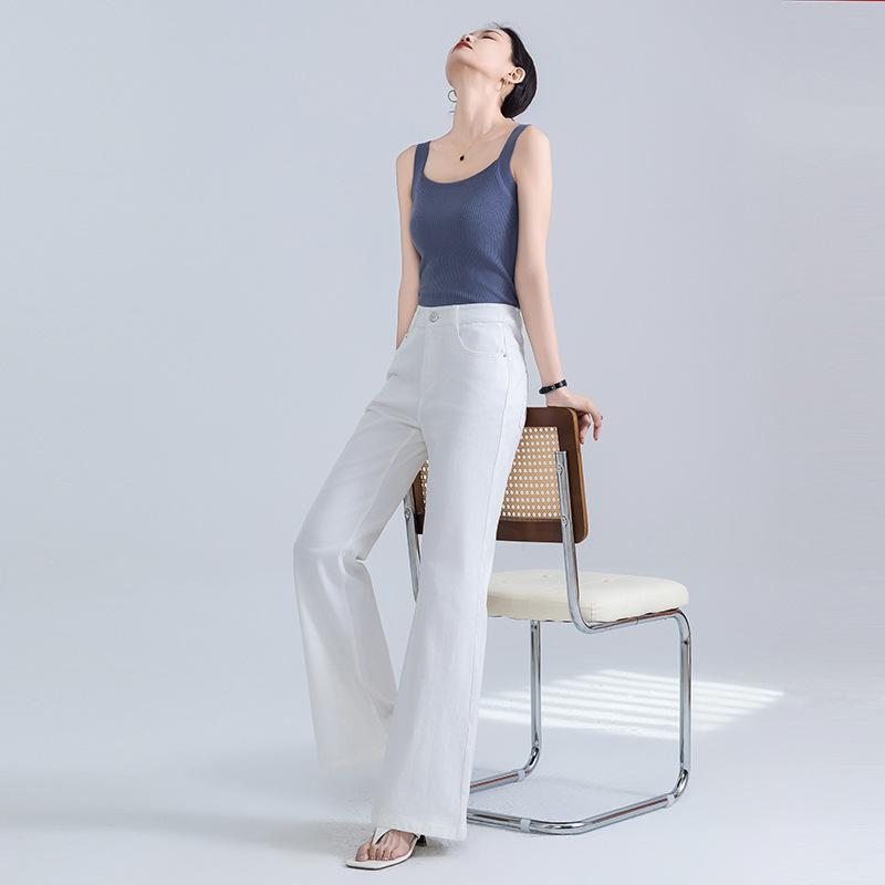 レディース デニムパンツ ホワイト ハイウエスト ストレート 微フレア ロング丈 小柄向け 低身長 細見え 脚長効果 スタイルアップ 着回し カジュアル 春夏｜くらしのセロネ