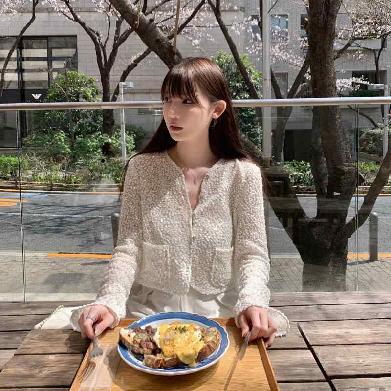 レディース カーディガン トップス ショート丈 小香風 スパンコール キラキラ シアー 透け感 薄手 通気性 細見え 着痩せ 上品 高見え きれいめ 大人可愛い デート お呼ばれ ホワイト 春 夏