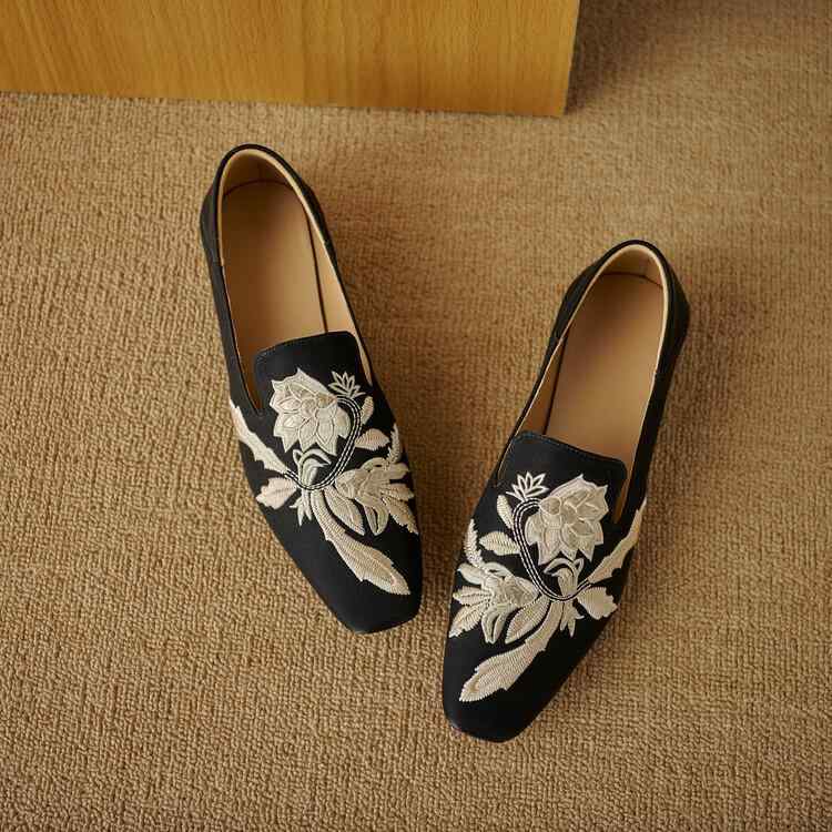 レディース パンプス フラットシューズ 刺繍 チャイナ風 ぺたんこ 柔らかい 履きやすい 疲れにくい 上品 きれいめ レトロ 中華風 エスニック チャイナドレス デザイン 華やか 大人可愛い