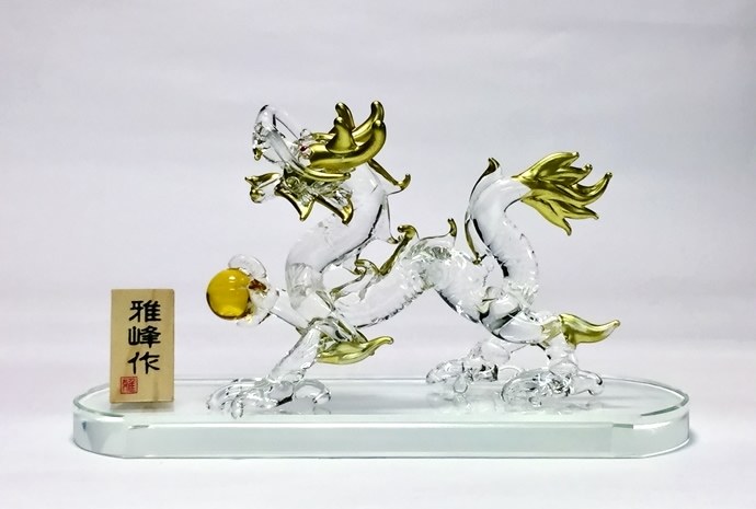 楽天市場】風水昇龍クリスタルボール MG186 瀬戸取寄 ガラス 置物 龍 竜 リュウ 運気アップ 風水 インテリア 置き物 玄関 リビング 金運 :  セラポッケ〜かわいい陶器のお店