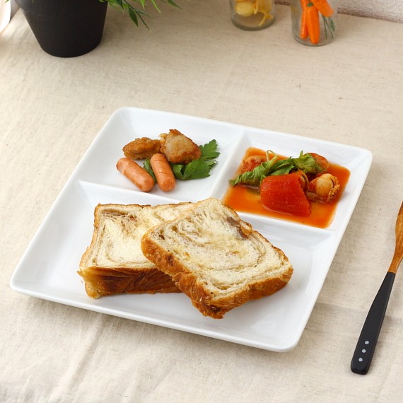 楽天市場 カフェスタイルランチプレート ディナーに使えるから大人気 洋食器 食器 仕切り皿 人気 白い食器 カフェ ワンプレート 皿 引越し祝い 食器 カトラリー グラス 食器 ランチプレート 仕切り皿 定番商品 訳あり セラポッケ かわいい陶器のお店