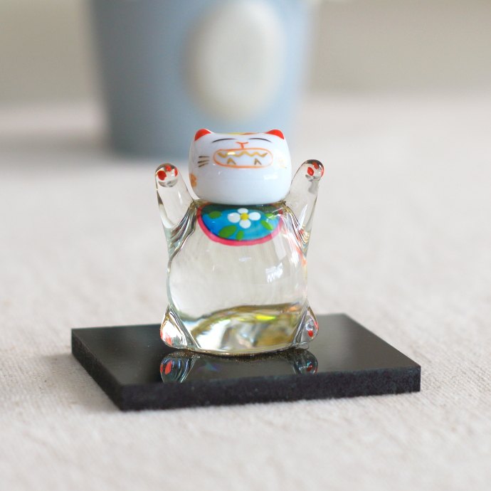 透明な招き猫、縁起物、インテリア 透明な招き猫、縁起物