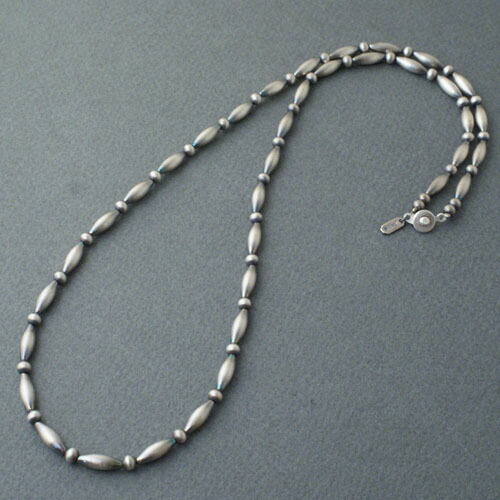 スノーマン向井康二さん着付ける青写真/mollive・ SV BEADS NECKLACE