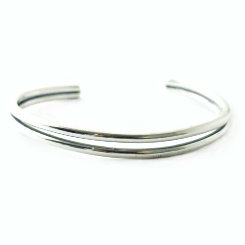 mollive OVERLAP BRACELET SV 草地稜之さん着用アイテム。