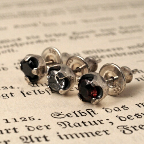 Vantique STONE STUDS PIERCE