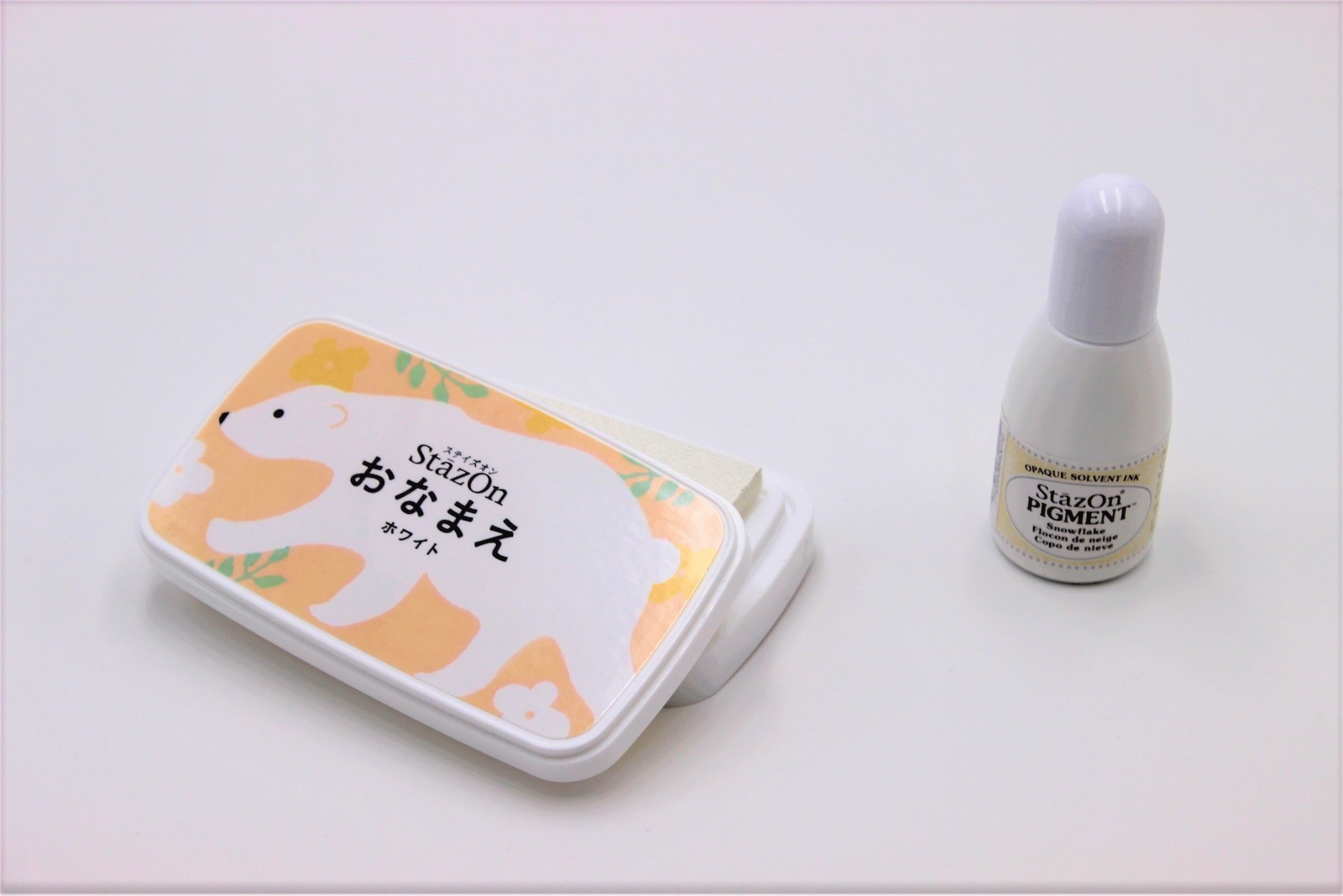 楽天市場 メール便のみ送料無料stazon お名前スタンプ台 ブラックまたはホワイト速乾性 布 プラスチック 皮革 金属 ゴム ガラス 陶器などに使えるネコ シロクマオールマイティ 専用補充インクのセット ゴムケンのお手軽スタンプ