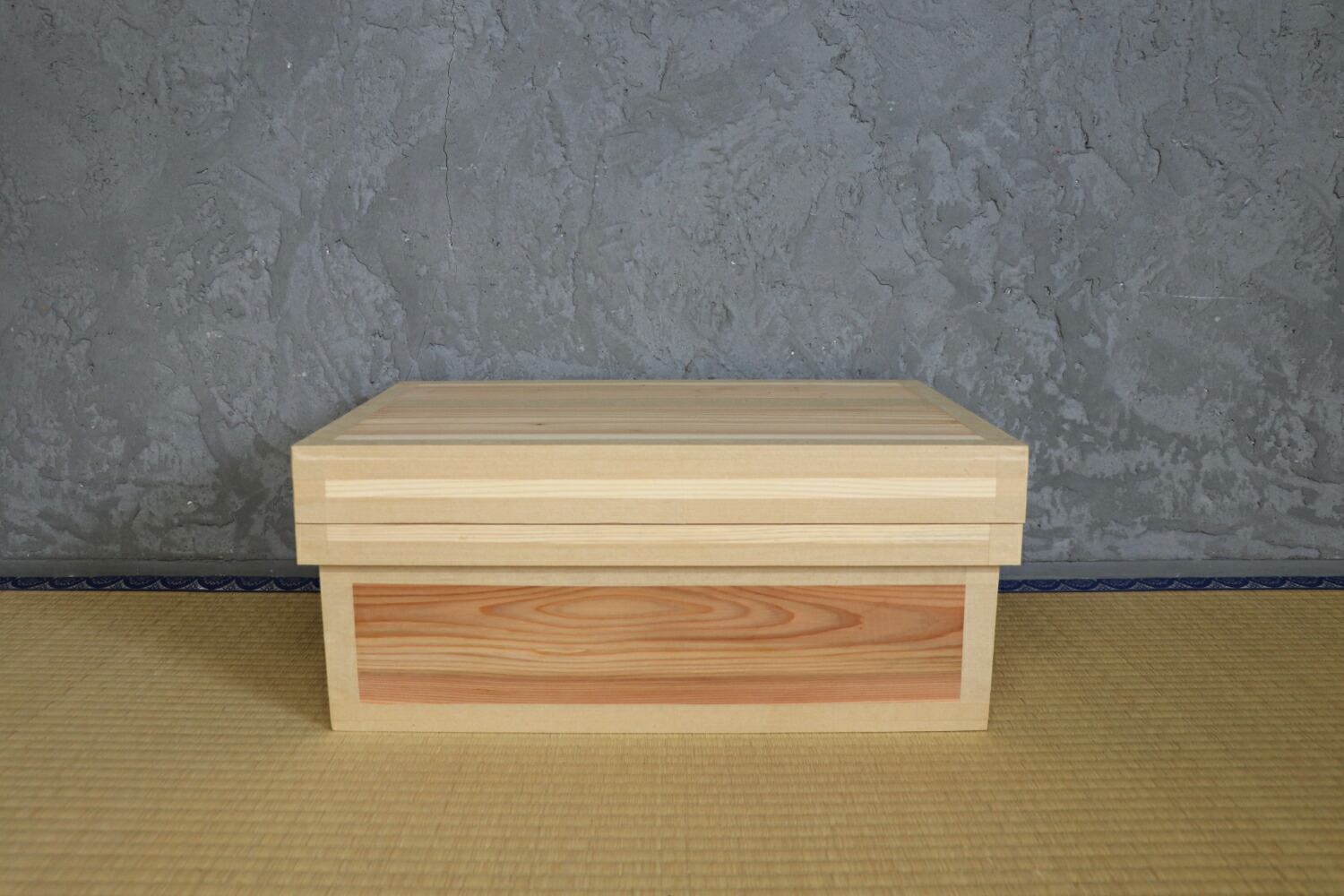 茶箱20ks 前田工房 サイズ52cm×36cm×22cm 日本製 静岡県産杉 職人の手仕事 防虫防湿 トタン 木箱 お茶の保存 米びつ 乾物の保存 機密機器の保管 和モダンギフト 収納インテリア 長く使える|茶箱専門店 前田工房