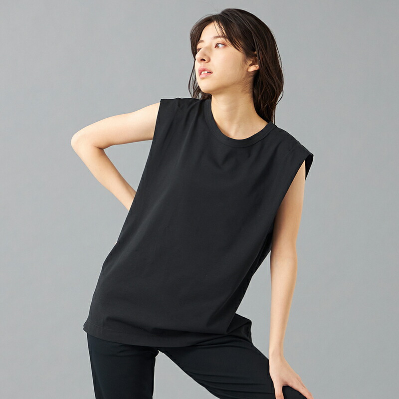関税込◆ELISABETTA FRANCHI◆チャーム付き コットン Tシャツ Cotton jersey T-shirt with necklace | Elisabetta Franchi