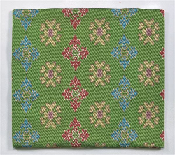 龍村美術織物 御軾天平唐花文錦　新品未使用　龍村織　テーブルセンター　2枚セット 楽天市場】【京都龍村美術織物】【龍村裂】古帛紗御軾天平唐花文