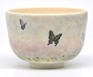 初釜　茶会　勅題/夢　茶碗　夢（蝶々）山岡善高作（桐箱）（10.7&times;7.3cm）｜茶道具商　左座園